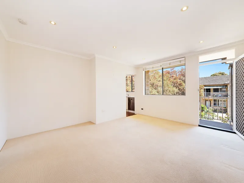 Sunlit Apartment in the Heart of Lane Cove