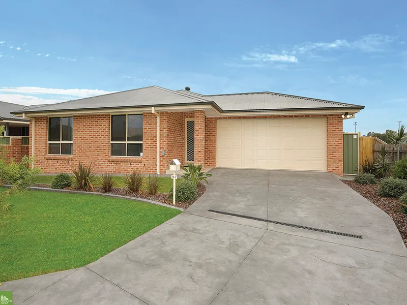 Modern 3 Bedroom Villa with double remote garage