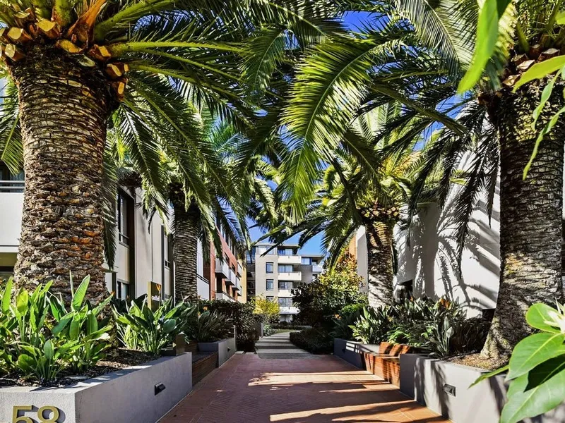 APARTMENT IN CAULFIELD NORTH A Resort-Style Oasis in the Heart of Caulfield!