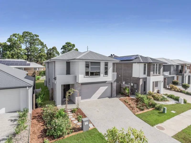 Family Home In Capestone