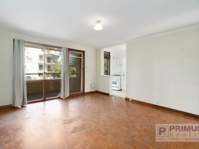 Unfurnished apartment in “Stirling Court Apartments”