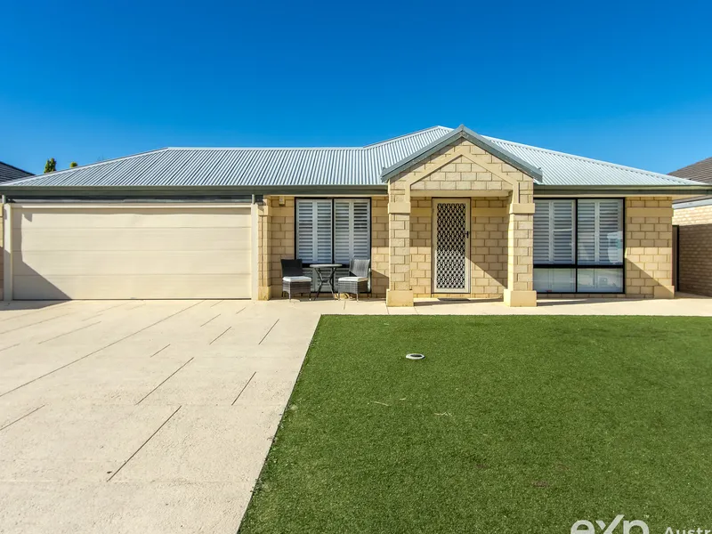 MODERN FAMILY HOME, LOW MAINTENANCE GARDENS + WORKSHOP