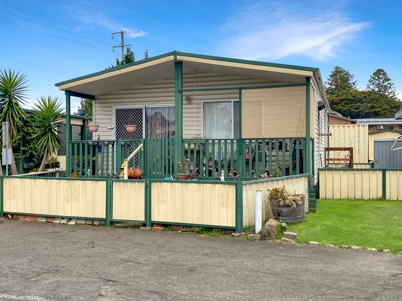 Lakeside Convenience - largest home in the Village!