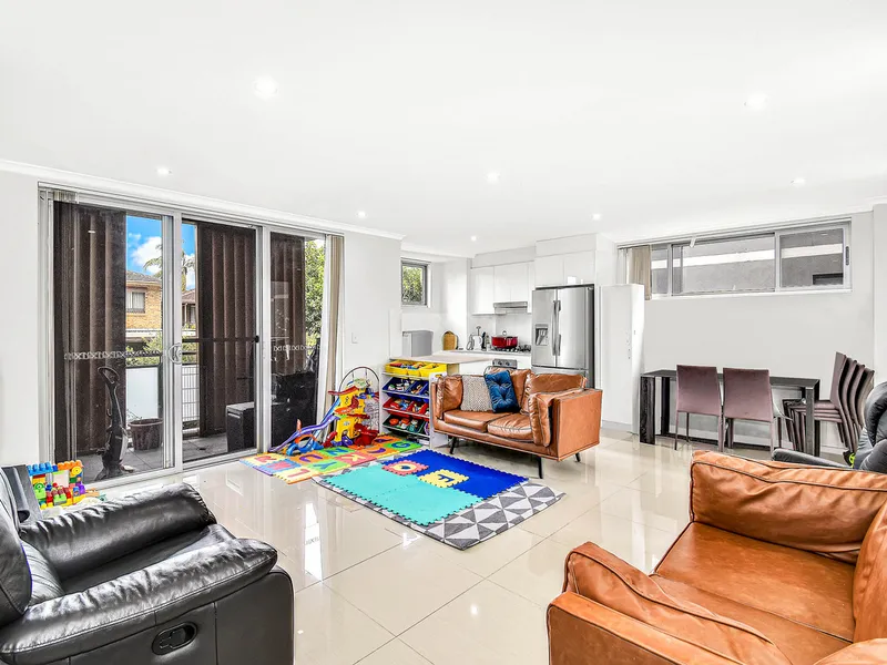 2 Bedroom + Study in a great location