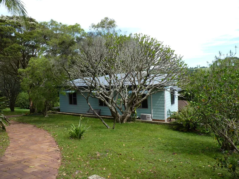 HOUSE IN RICHMOND HILL