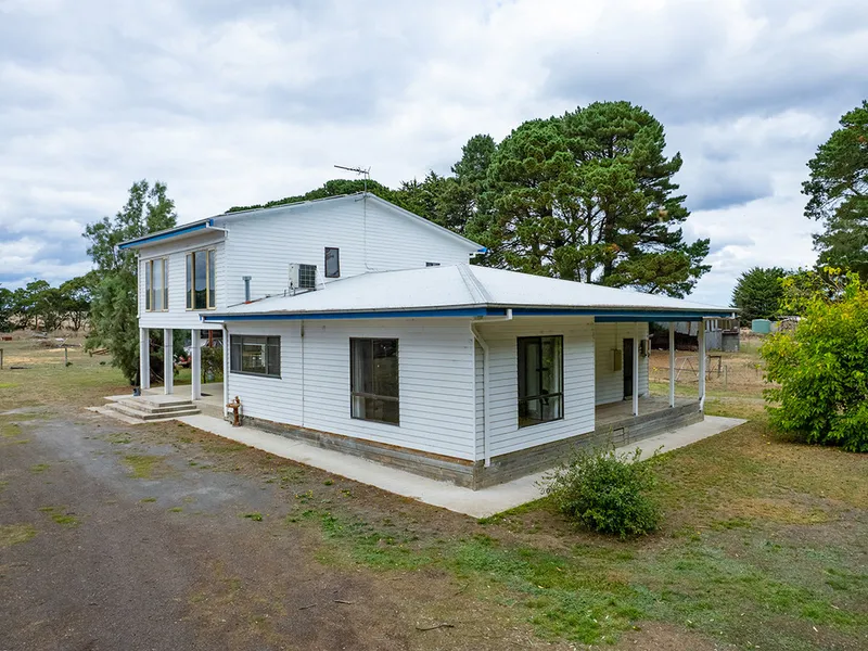 RARE SIZED CENTRALLY SITUATED SMALL FARM