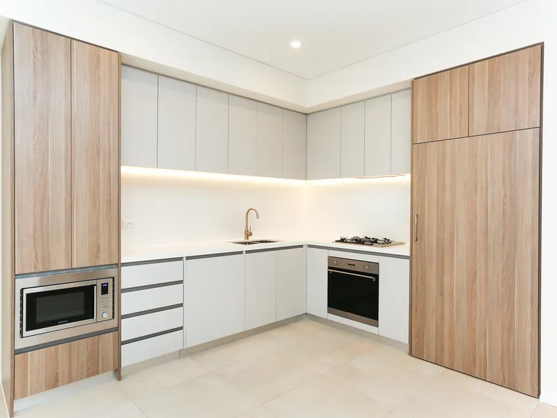 STYLISH 2 BEDROOM APARTMENT