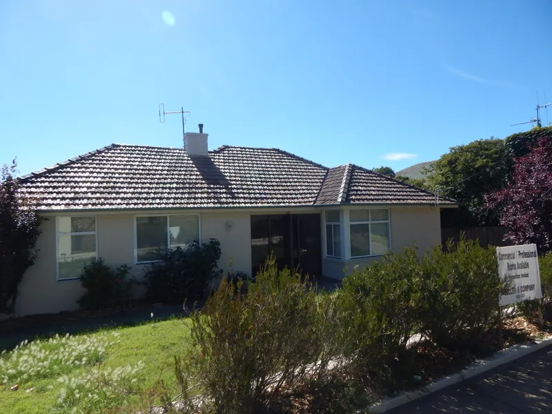 EXECUTIVE COMMERCIAL PREMISES FOR LEASE