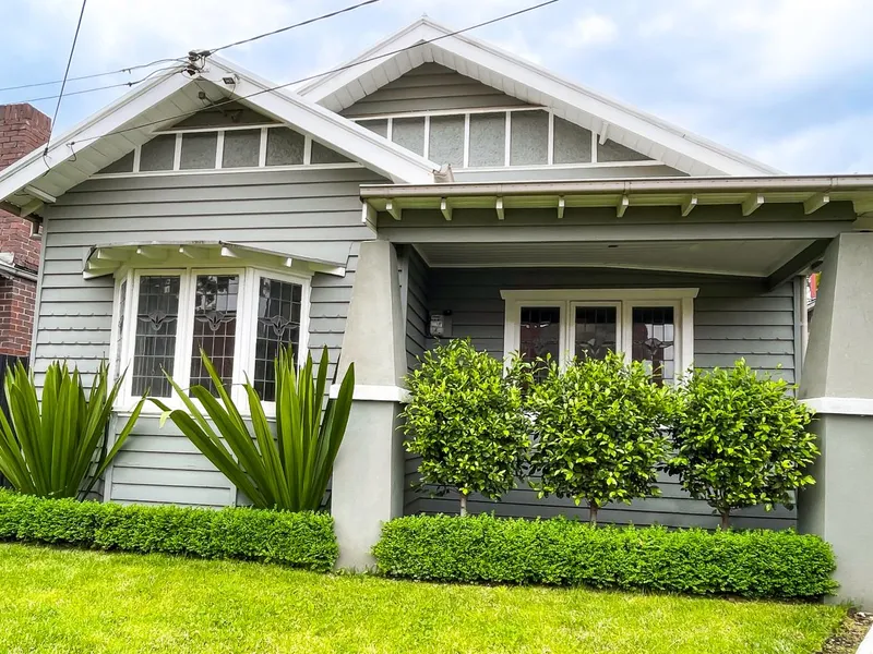 Bright Spacious Brunswick Bungalow