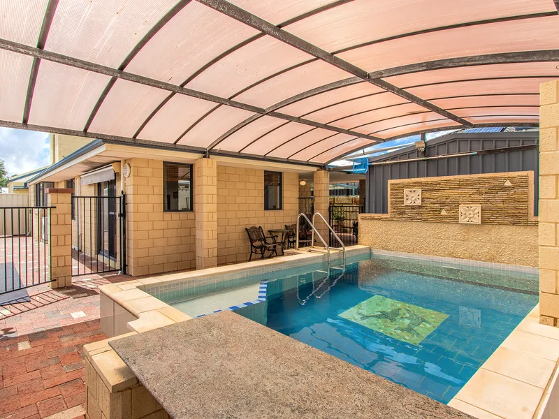 SELLERS SAY SELL!!! GET IN QUICK & MAKE YOUR OFFER!!!