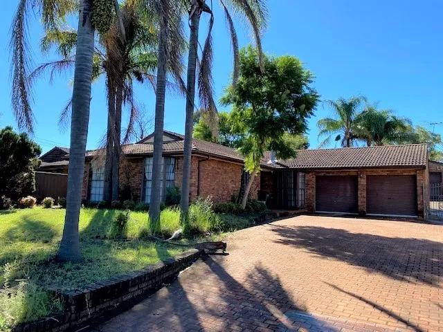 Recently Refurbished!! Top Location.