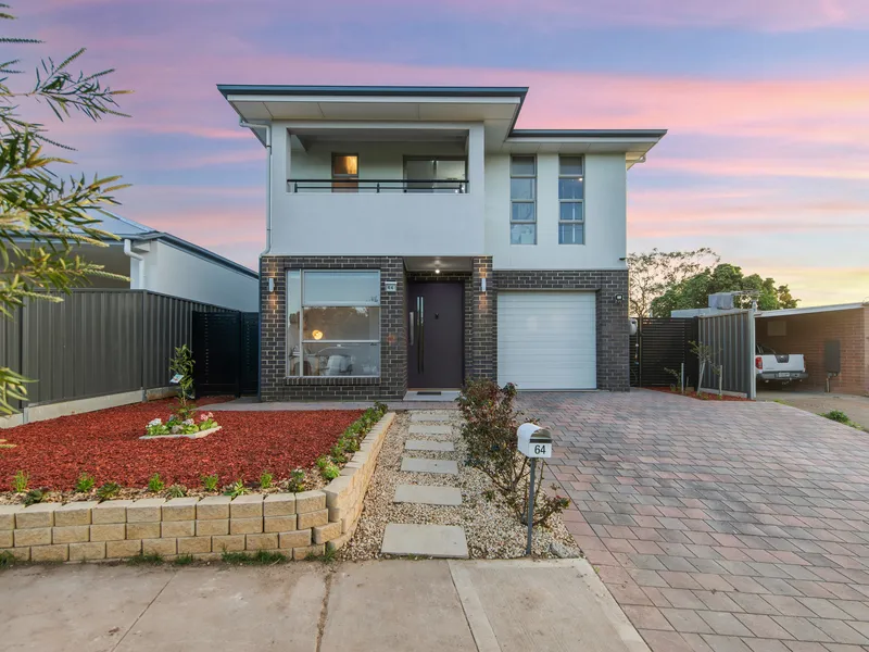 Luxurious seaside living!