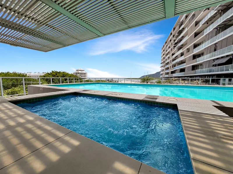 Luxury Residence with Magnificent Ocean Views!