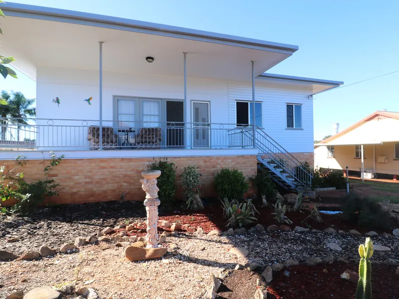 Neat Tidy Home, Dual Living Opportunities 