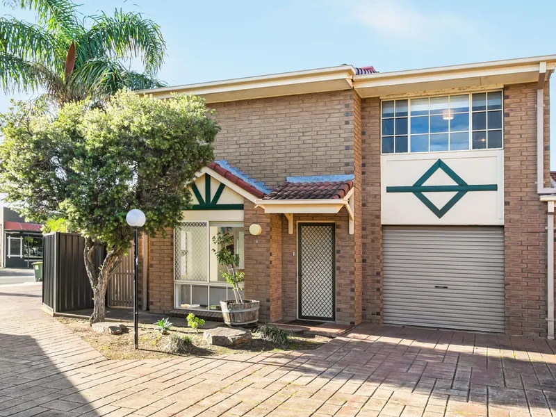 Beautifully Renovated Town House Perfectly Nestled Between the City and Sea – Generous Rear Yard