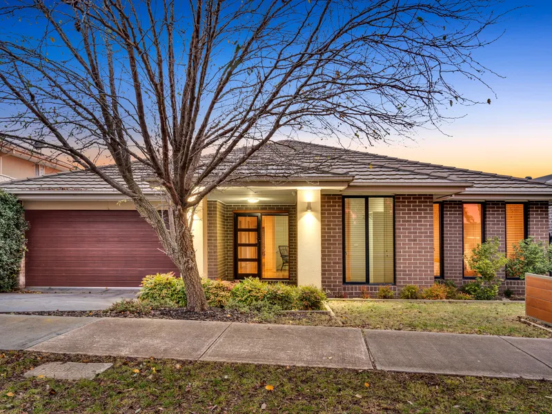 UNRIVALLED INDOOR-OUTDOOR LIVING IN BLUE-CHIP LOCALE