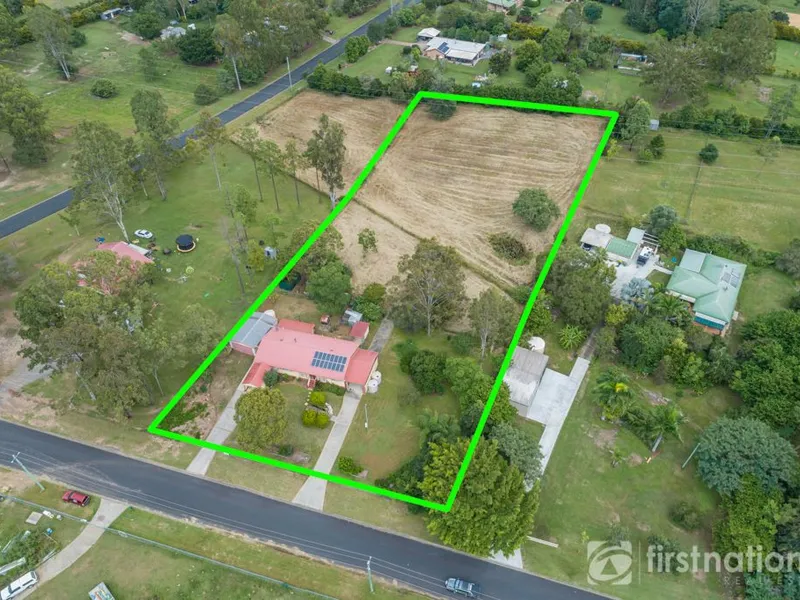 4 Bedroom Home On 2 Acres!