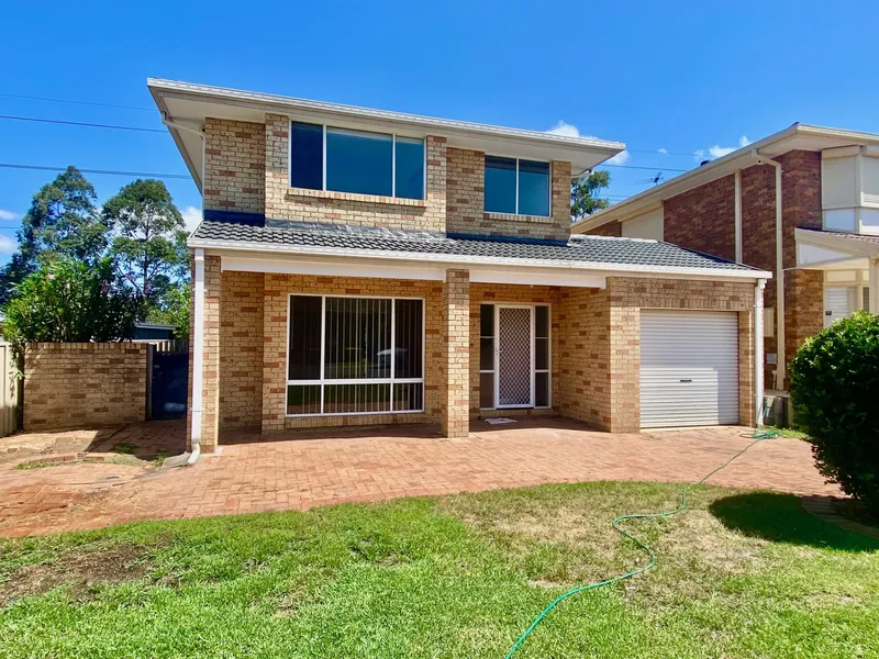 Three Bedroom Family Home in Quiet Neighbourhood