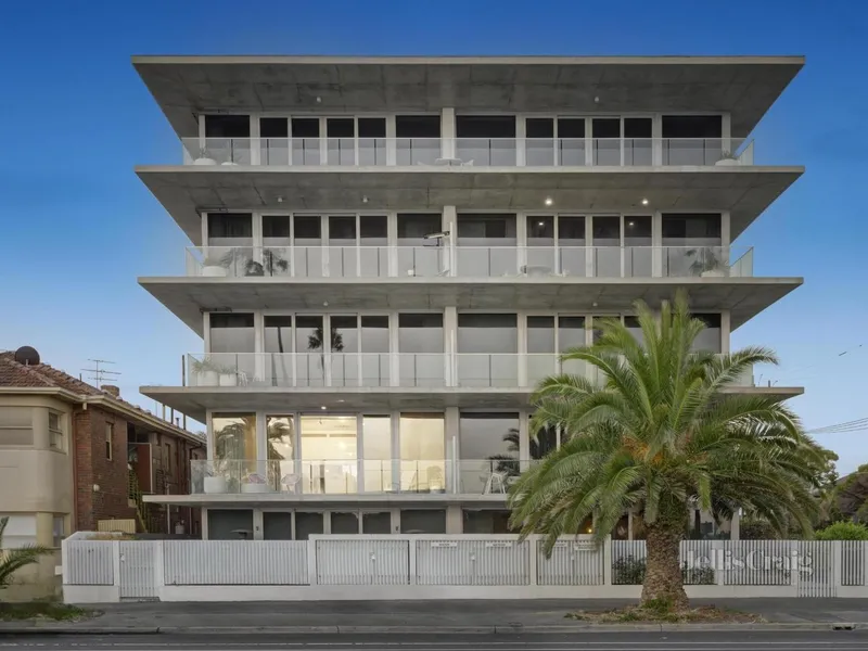 Luxury Lifestyle on the Beachfront