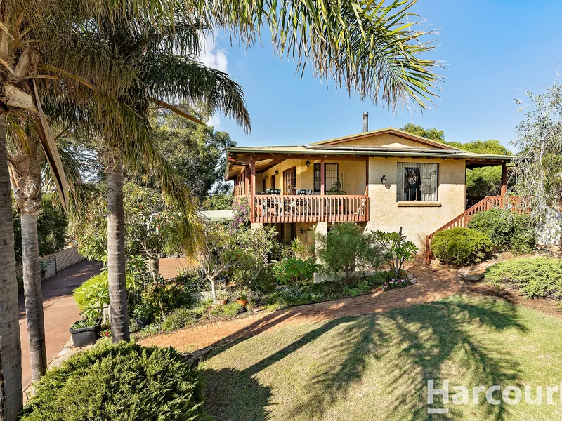 Coastal Living at its Best!