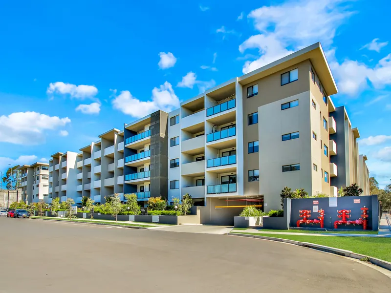 2 Bedroom plus Study!!