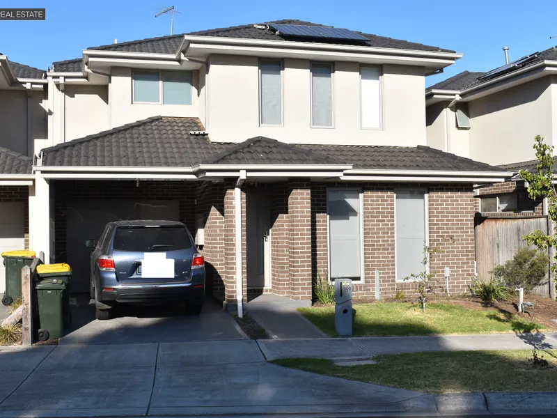 DOUBLE STOREY TOWNHOUSE!