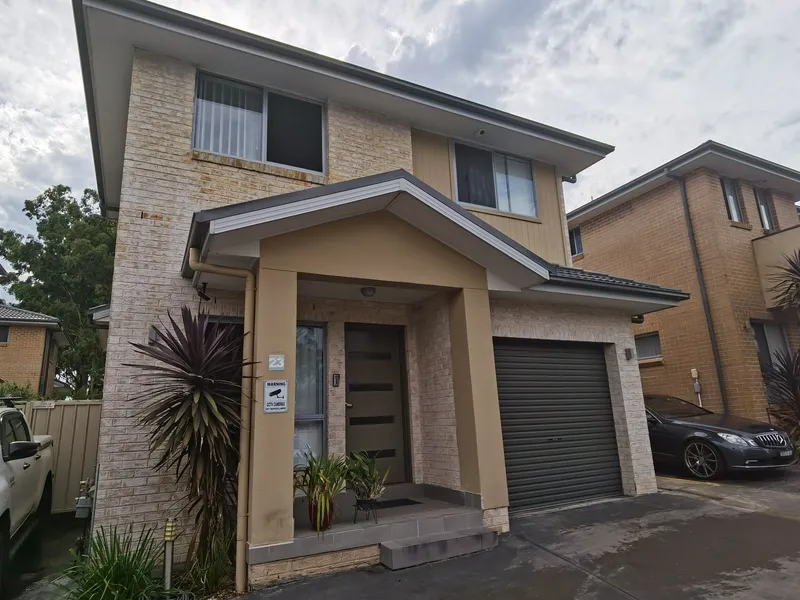 Freestanding 3 bedroom Townhouse for lease