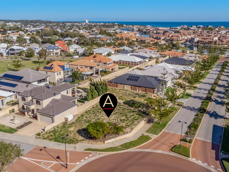 WALK TO AVALON BEACH!!!!!