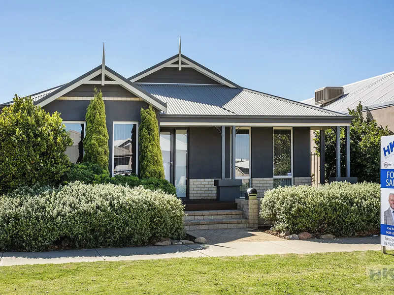Beautiful ex-display home. Must be seen