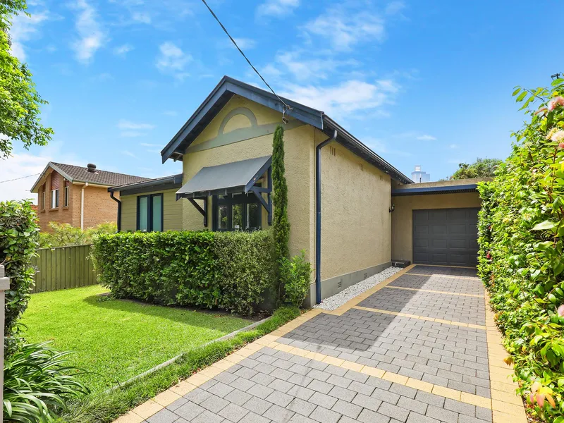 LEASED BY RAY WHITE AY REALTY CHATSWOOD