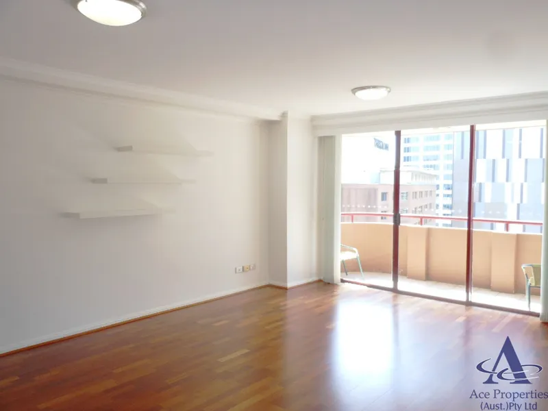 Spacious 2-Bedroom Apt in Millennium Tower!