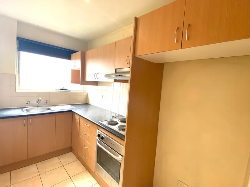 Beautifully Presented 1 Bedroom Apartment