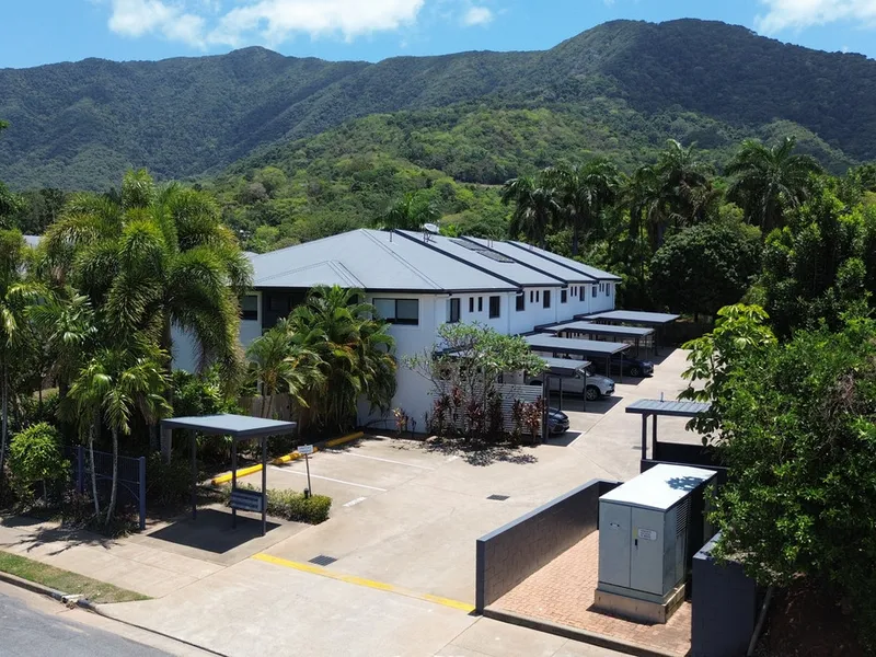 Layout, Location & Low Body Corps in Redlynch!