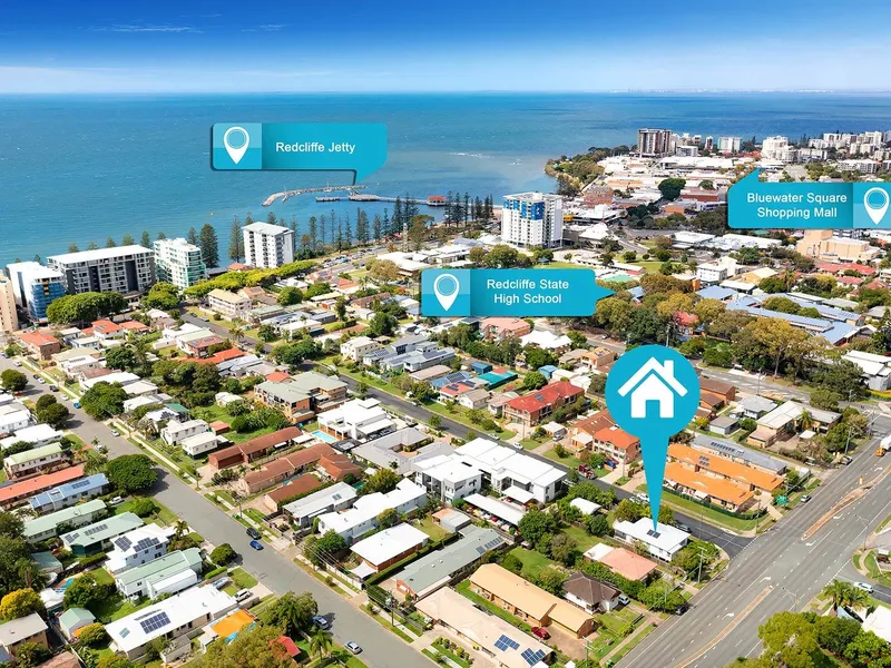 PRIVACY FOR THE WHOLE FAMILY – 250M FROM THE BEACH FORESHORE : =