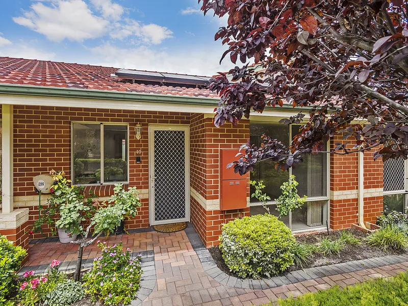 Charming villa close to the village facilities and Community Centre.