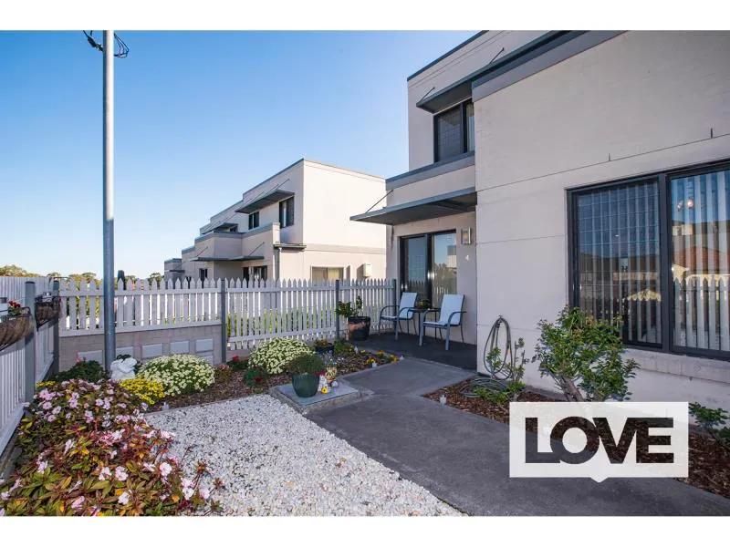 Beautiful Boutique Townhouse - Over 55's only - offers over $430 per week