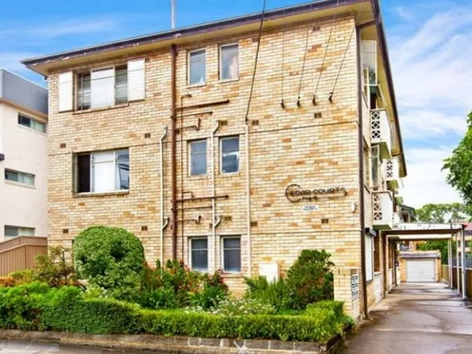 Walk to the Station!