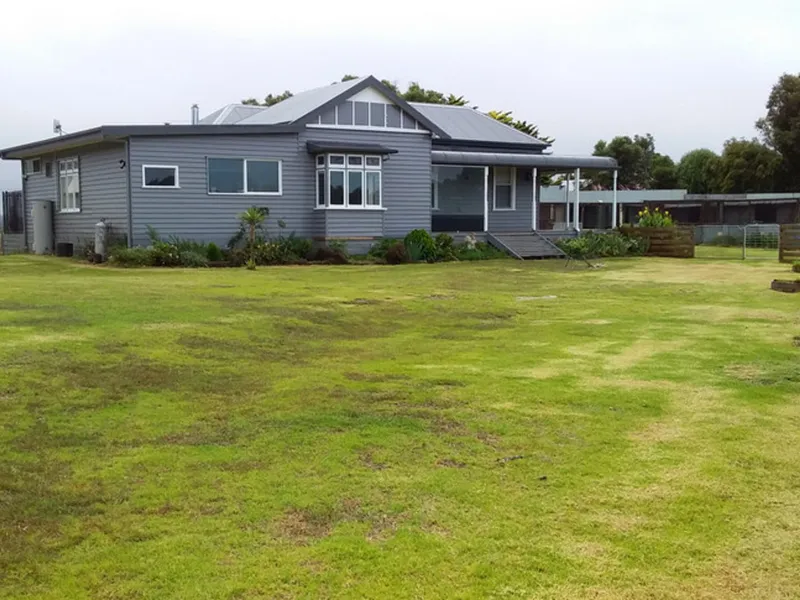 Comfortable Character Country / Coastal Home