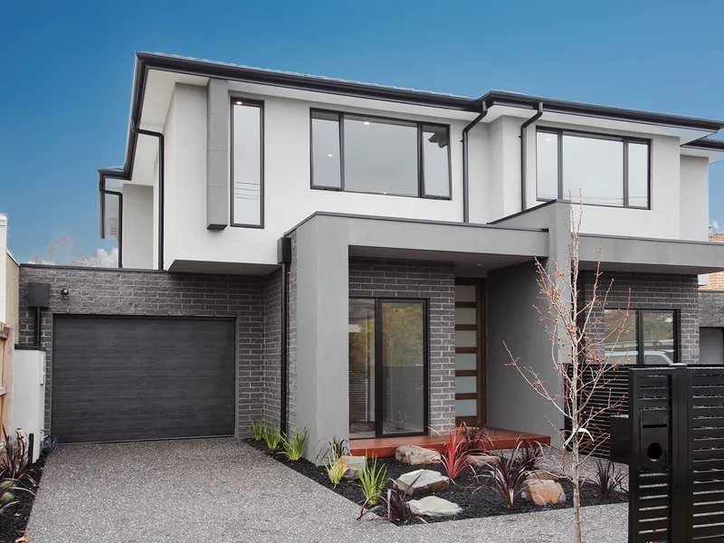 Capturing Contemporary Living *Open Thursday 15 April 4:45-5:00pm*