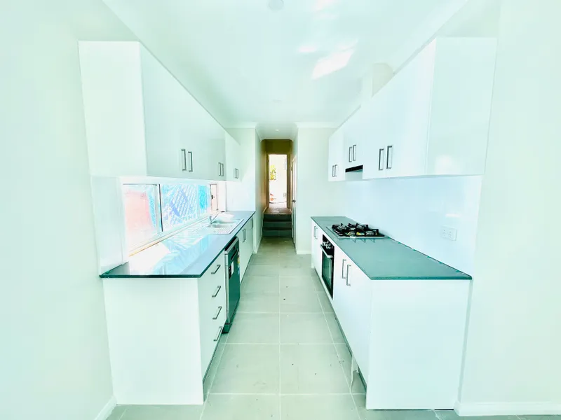 BRAND NEW GRANNY FLAT