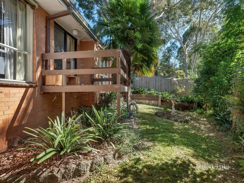 Leafy aspects, low-maintenance ease