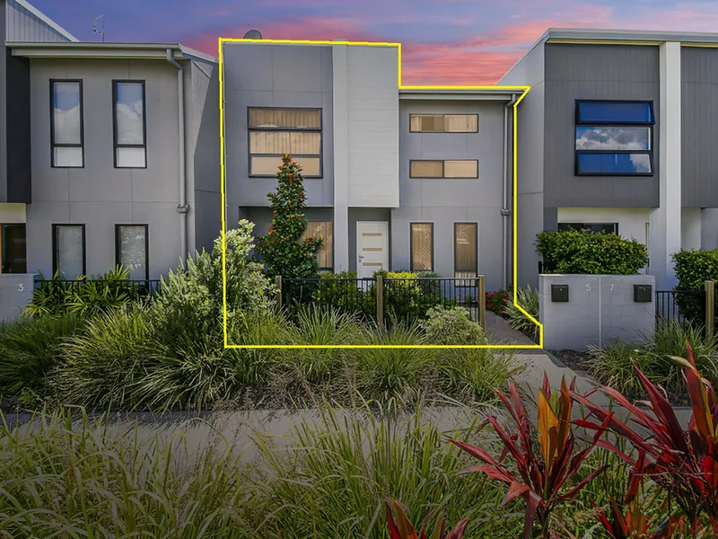 4 BED HOME, 2 BATHROOMS, 2 CAR GARAGE, NO BODY CORPORATE, POSITION,POSITION, POSITION