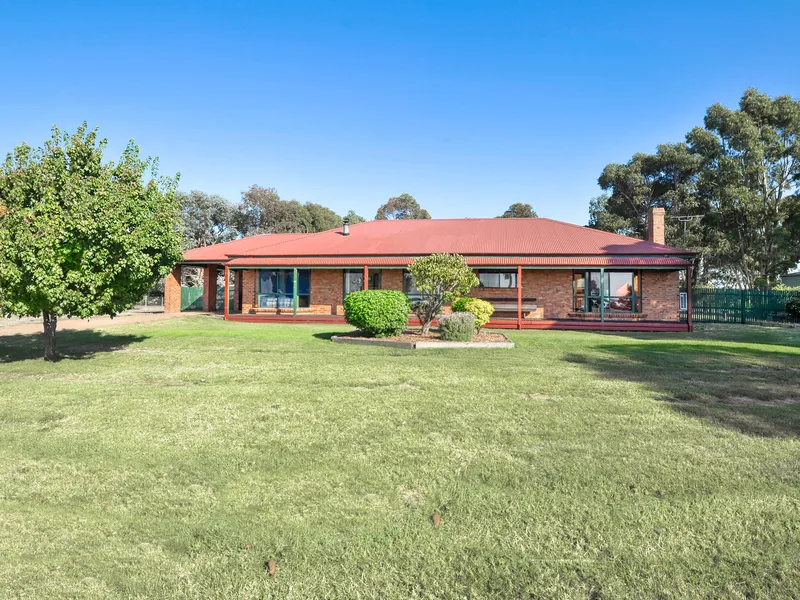 QUALITY BRICK VENEER HOME WITH PICTURESQUE VIEWS