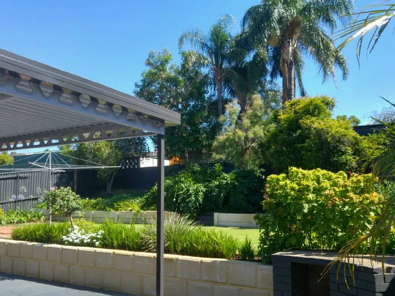 NEAT AND TIDY 3X1 HOME- BREAK LEASE