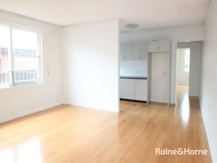 Large 2 Bedroom Apartment!