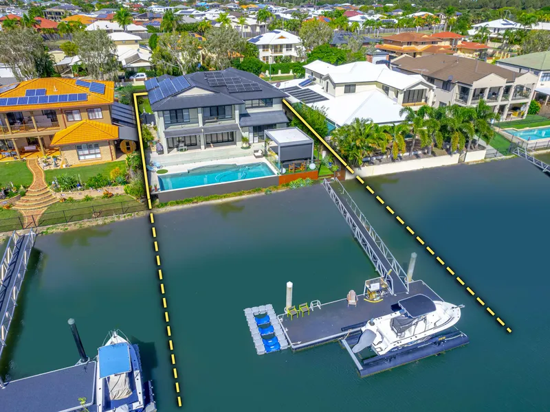 BEAUTIFULLY RENOVATED CANAL HOME! NOTHING TO DO BUT ENJOY