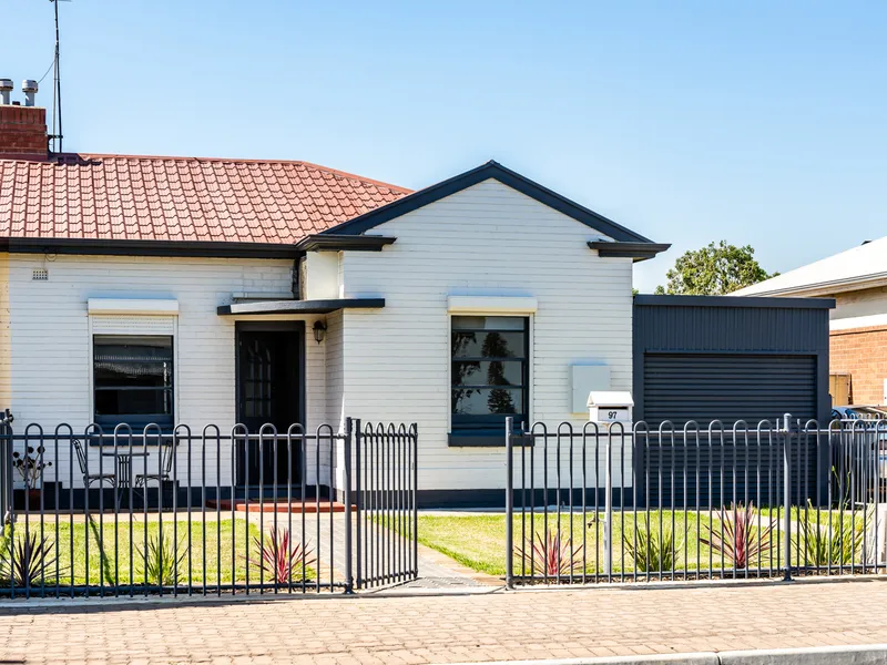 THIS 3 BEDROOM DELIGHT IS A DREAM FOR FIRST HOME BUYERS OR THE YOUNG COUPLE LOOKING FOR THAT SPECIAL SOMETHING