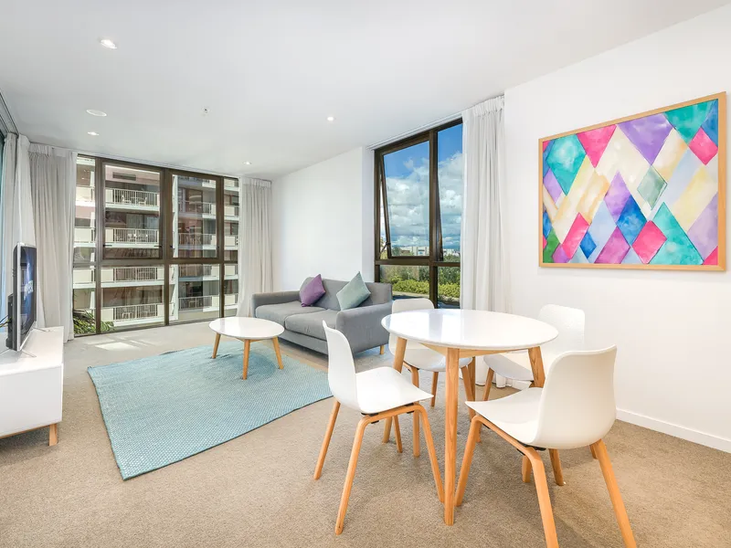 Contemporary One bedroom in the heart of Broadbeach!