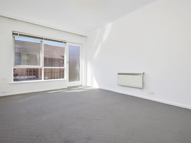 House-Sized Apartment in Highly Sought-after Location