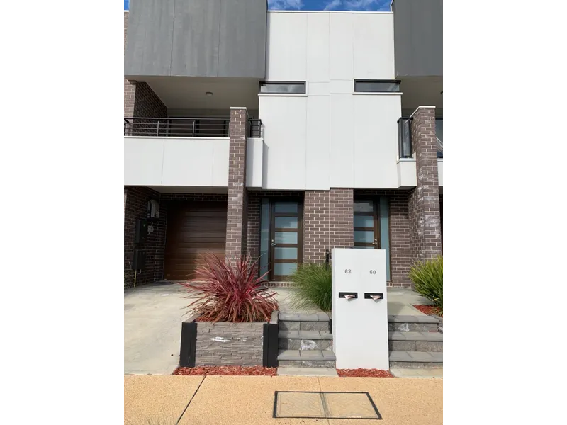 Three Bedroom Townhouse with SOLAR Power